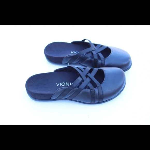 Vionic Claire slip ons - Picture 1 of 8